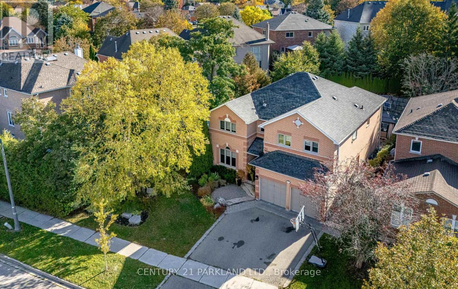 164 Carlyle Crescent Property Photo 2