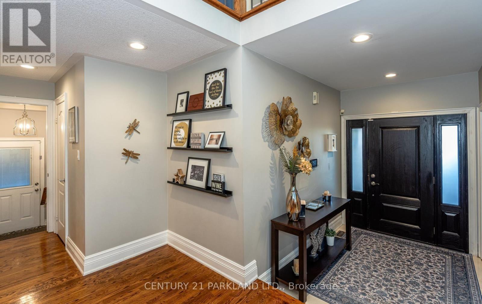 164 Carlyle Crescent Property Photo 3
