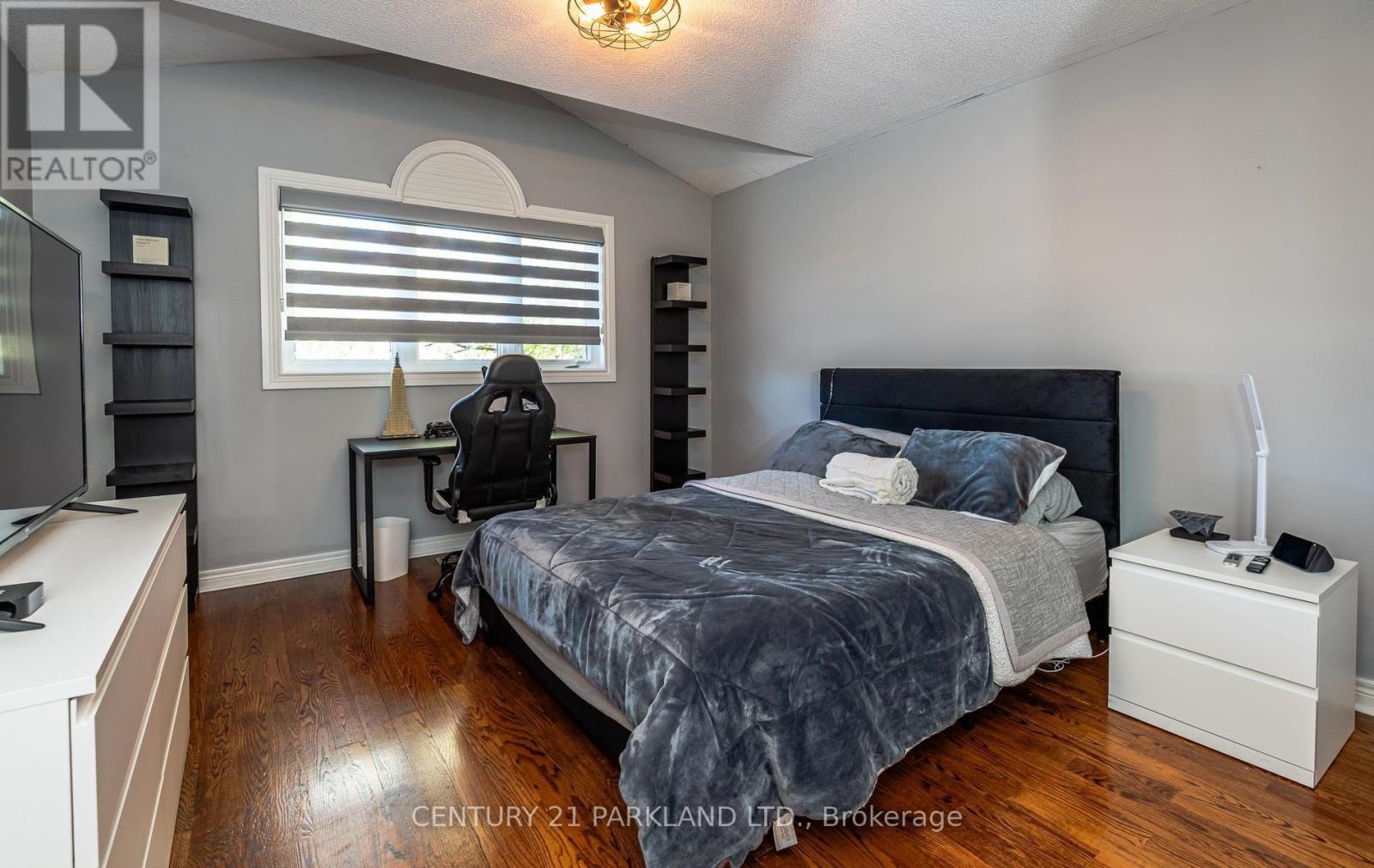 164 Carlyle Crescent Property Photo 34