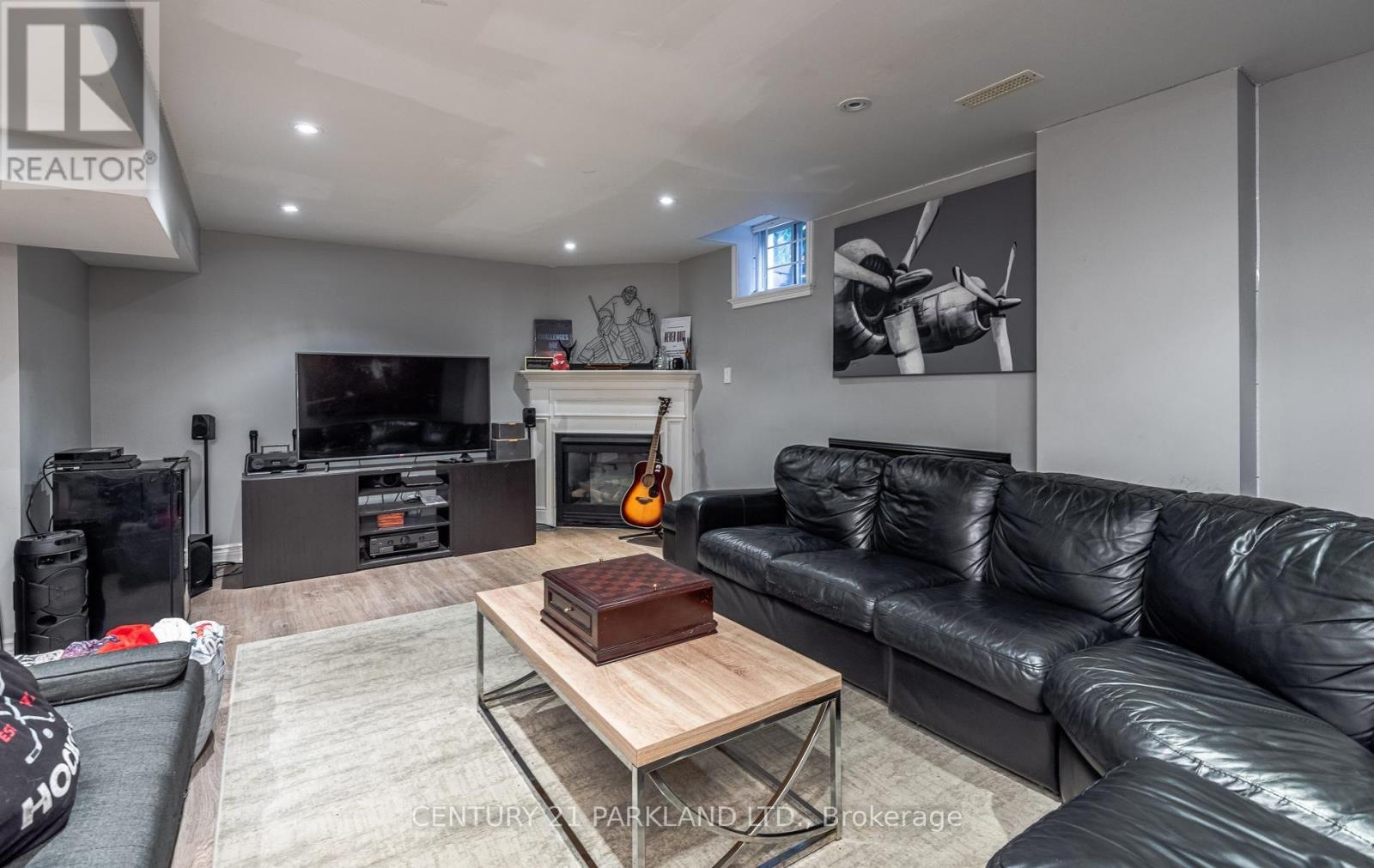 164 Carlyle Crescent Property Photo 39