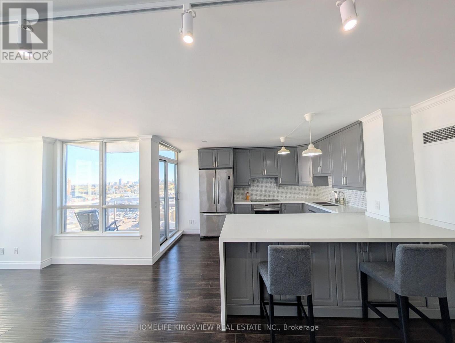 1104 - 60 Disera Drive Property Photo 6