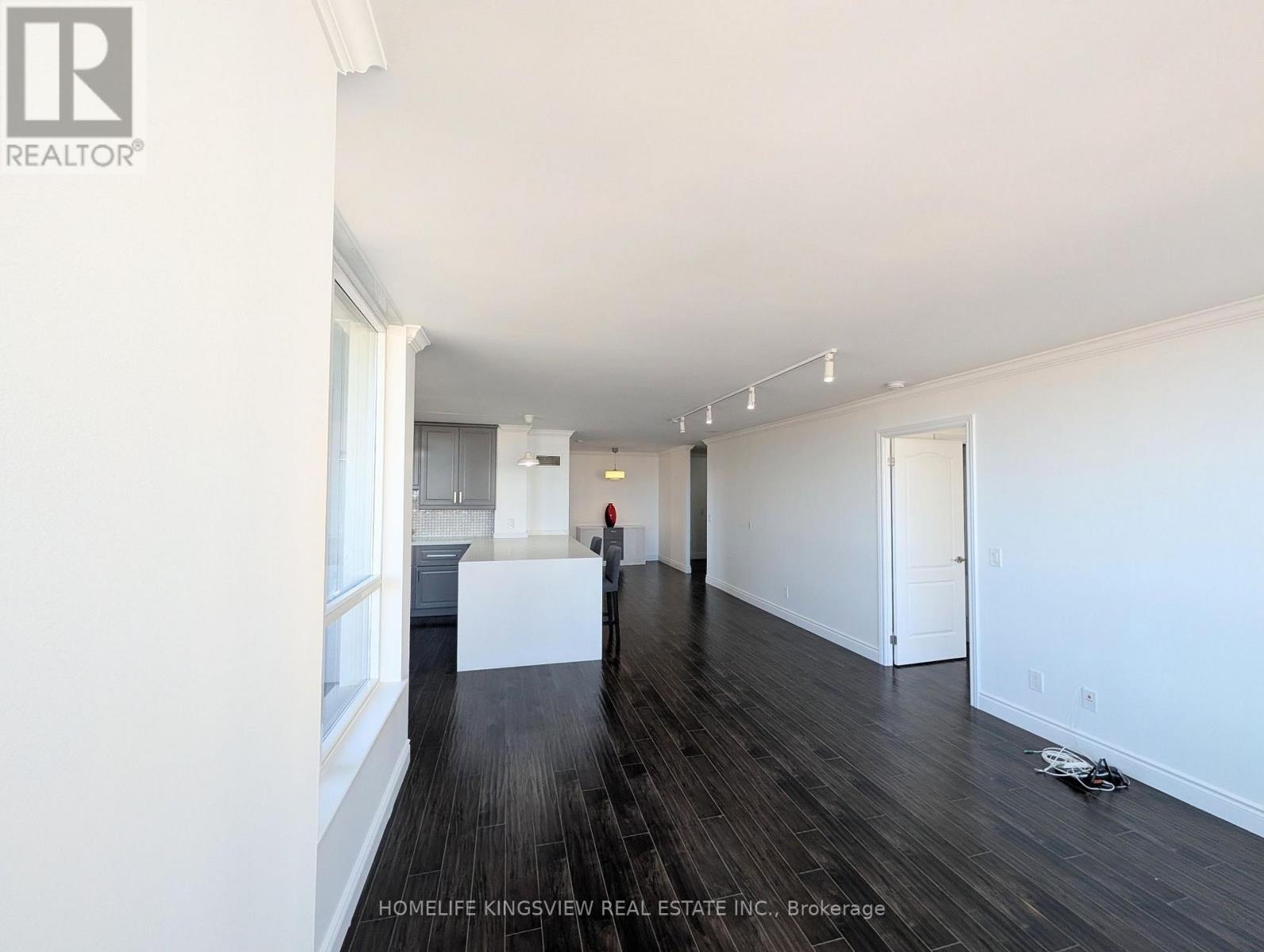 1104 - 60 Disera Drive Property Photo 8