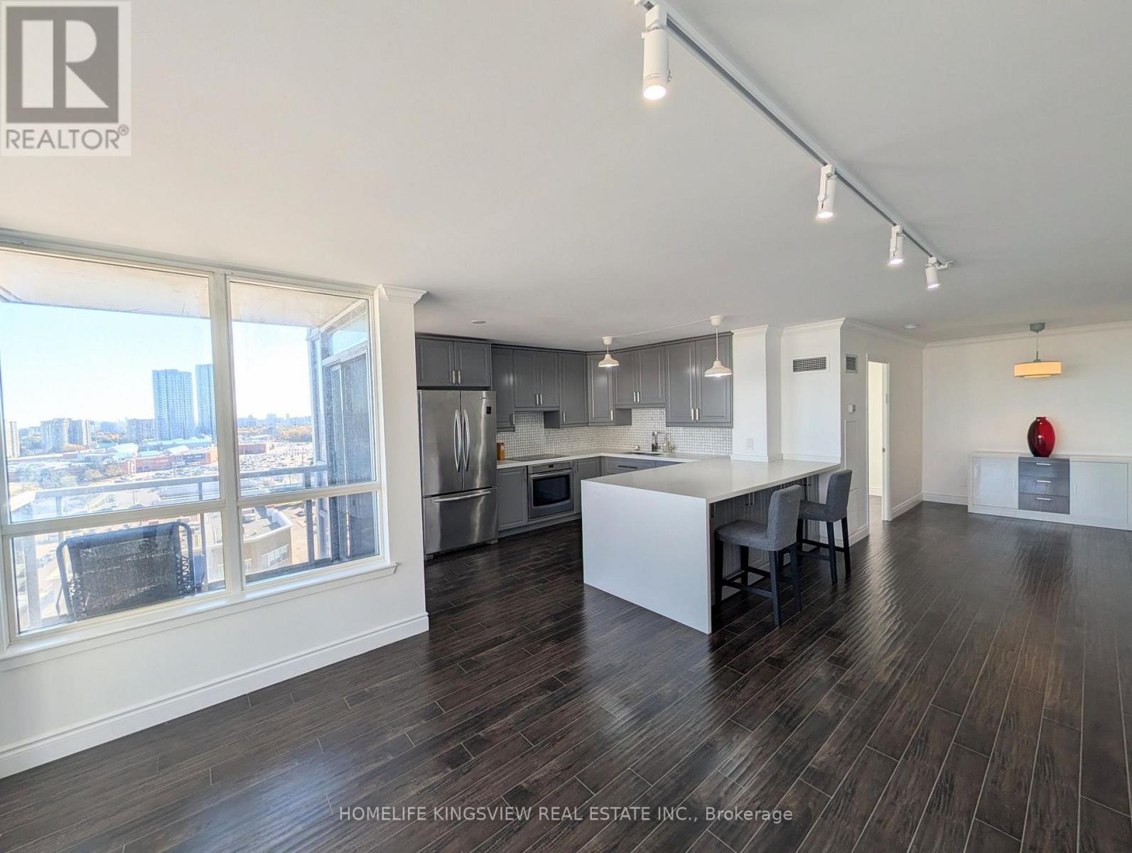 1104 - 60 Disera Drive Property Photo 10