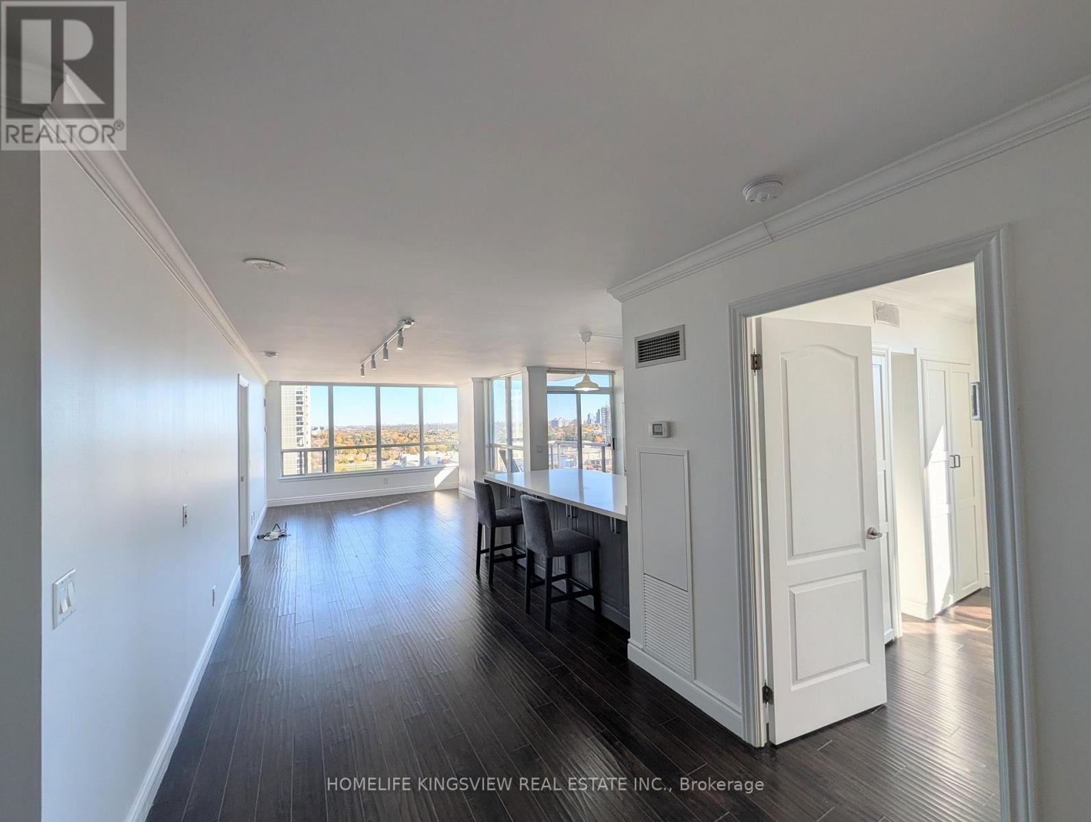1104 - 60 Disera Drive Property Photo 11