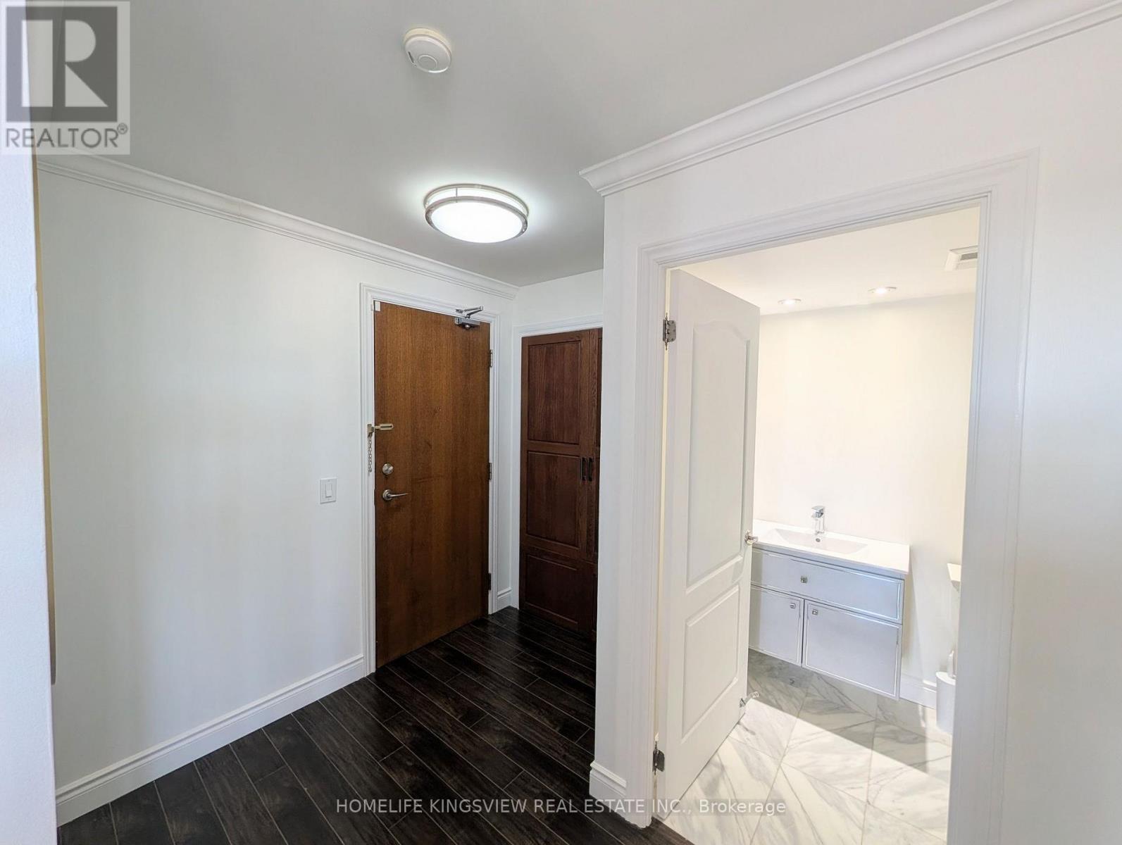 1104 - 60 Disera Drive Property Photo 13
