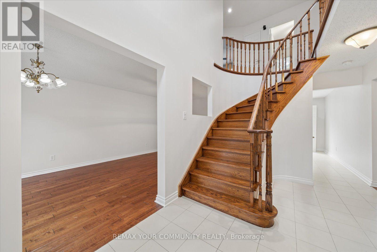 102 Edmund Seager Drive Property Photo 3