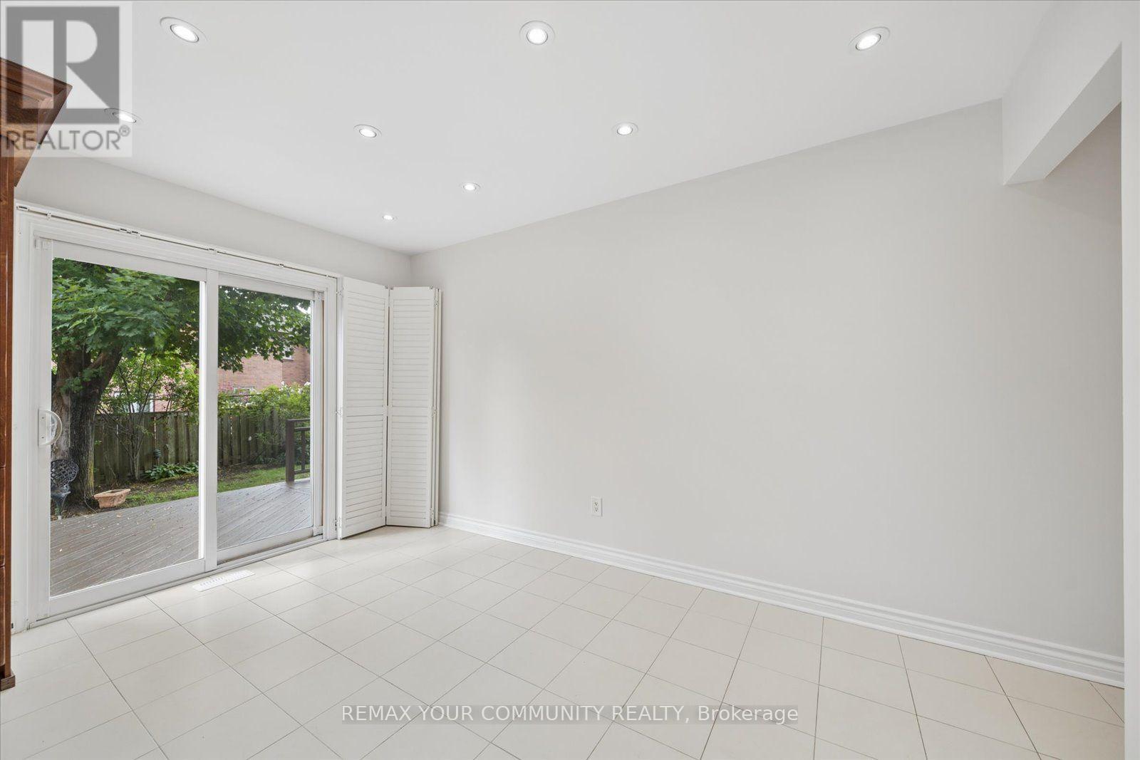 102 Edmund Seager Drive Property Photo 11
