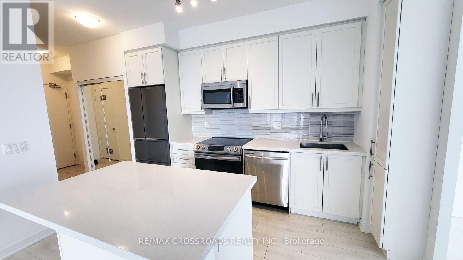 1608 - 75 Oneida Crescent Property Photo 7