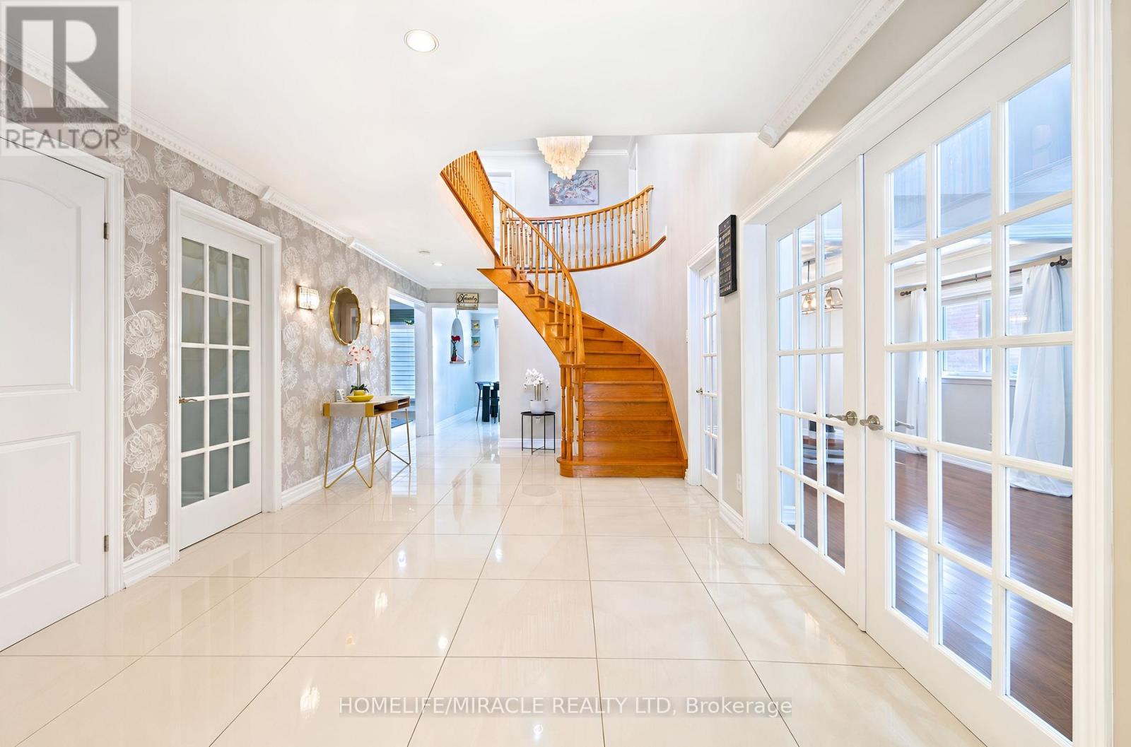 8173 Martin Grove Road Property Photo 7