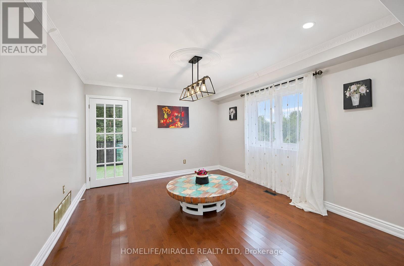 8173 Martin Grove Road Property Photo 11
