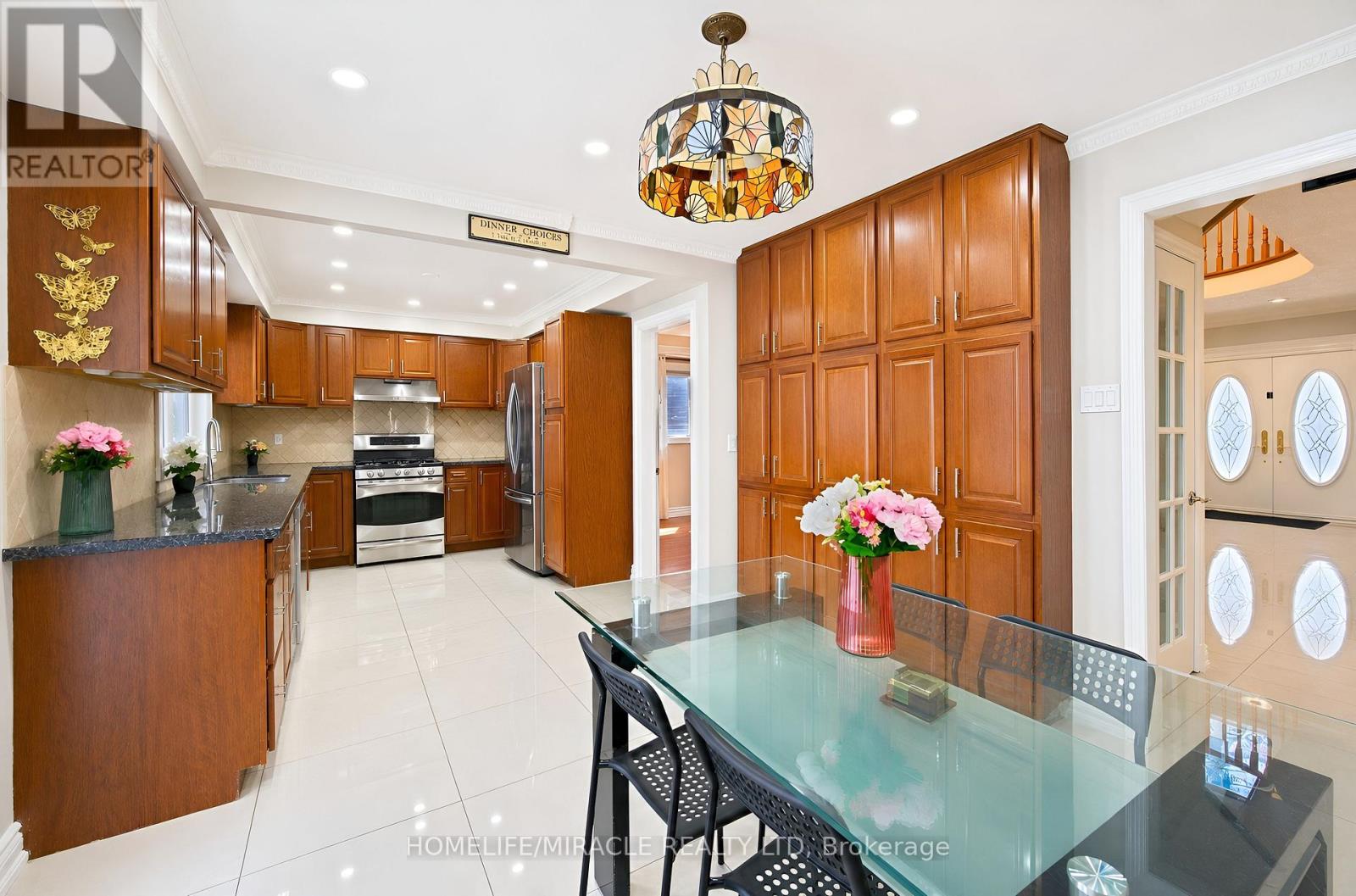 8173 Martin Grove Road Property Photo 15