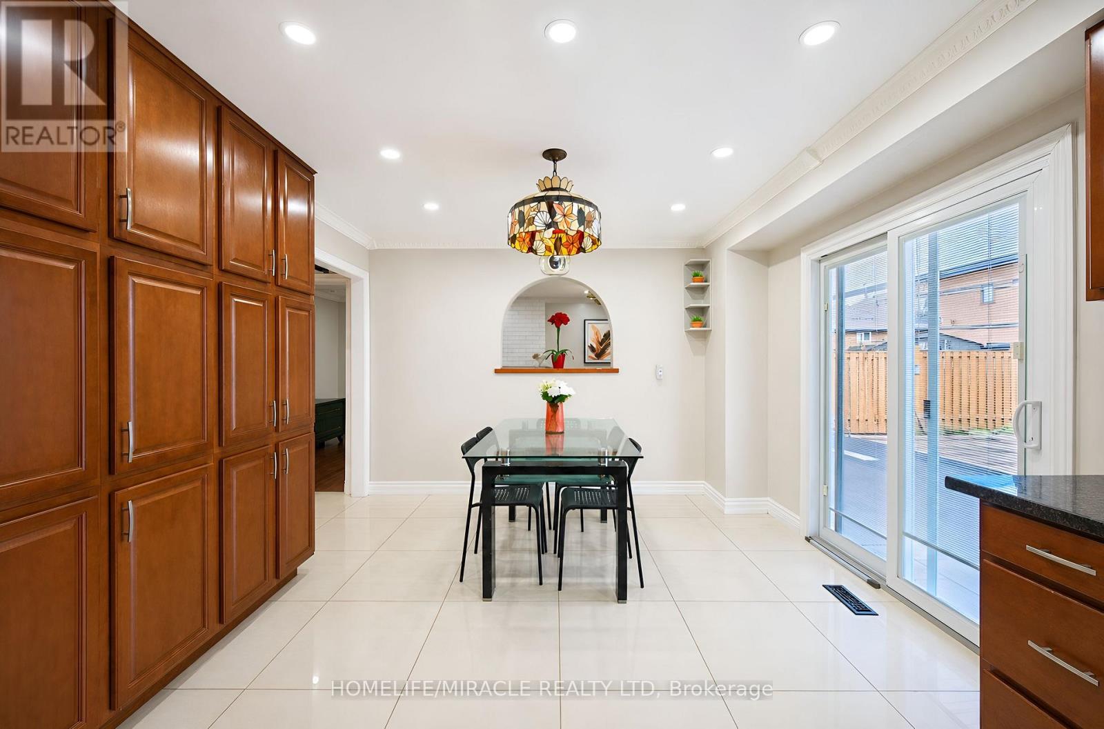 8173 Martin Grove Road Property Photo 16