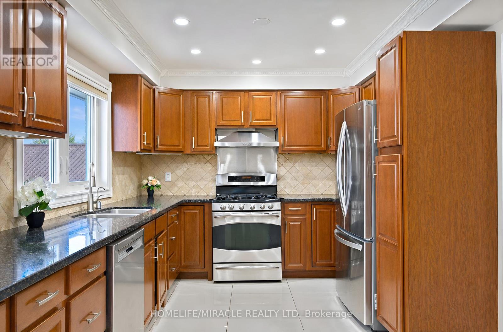 8173 Martin Grove Road Property Photo 17