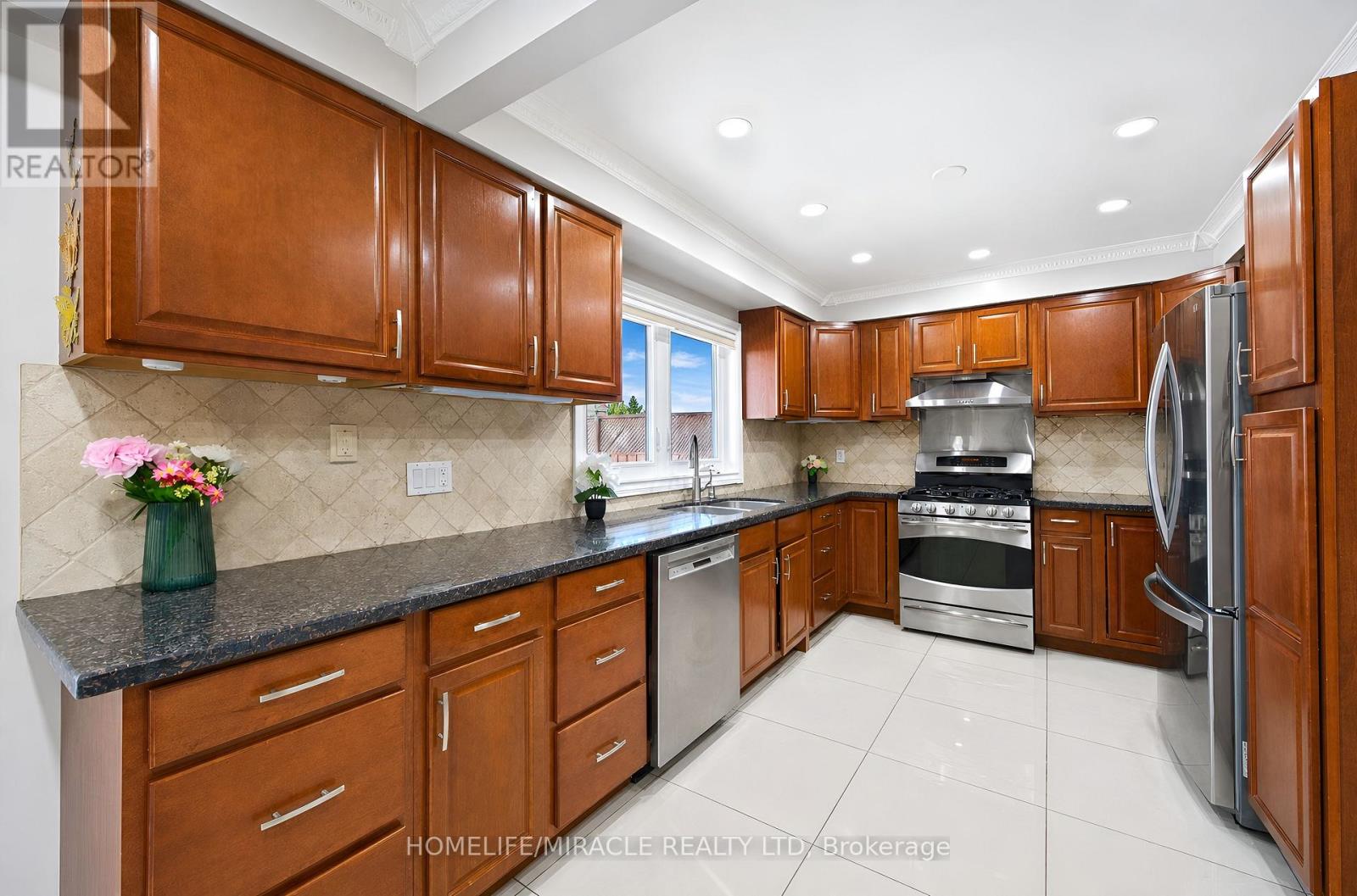8173 Martin Grove Road Property Photo 18