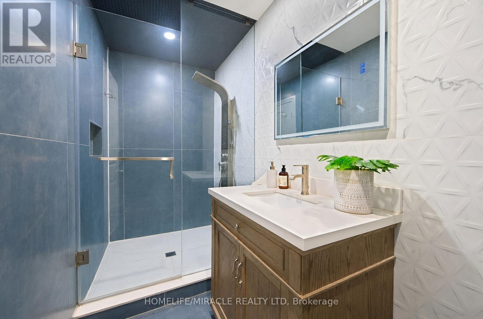 8173 Martin Grove Road Property Photo 21