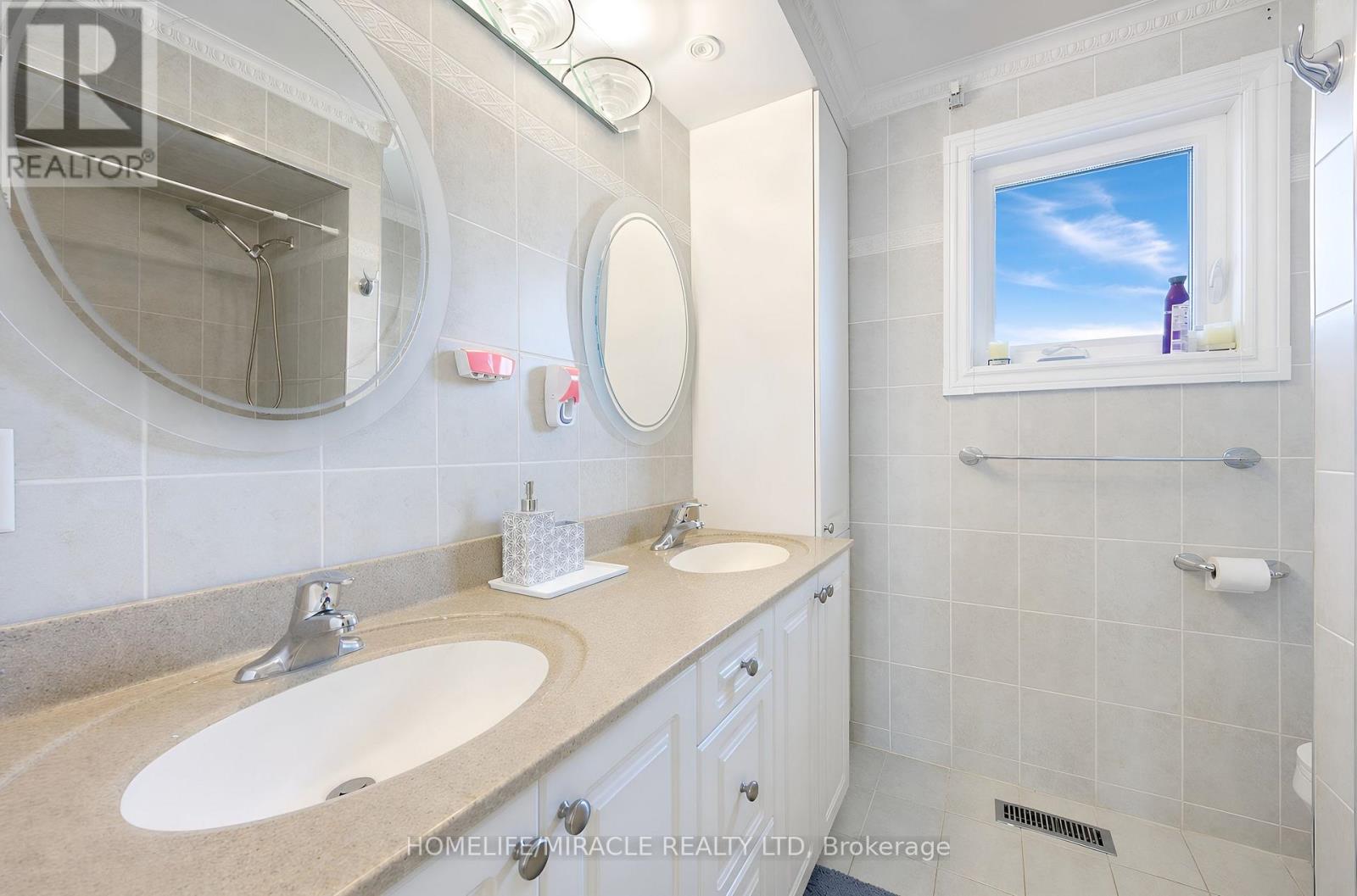 8173 Martin Grove Road Property Photo 33