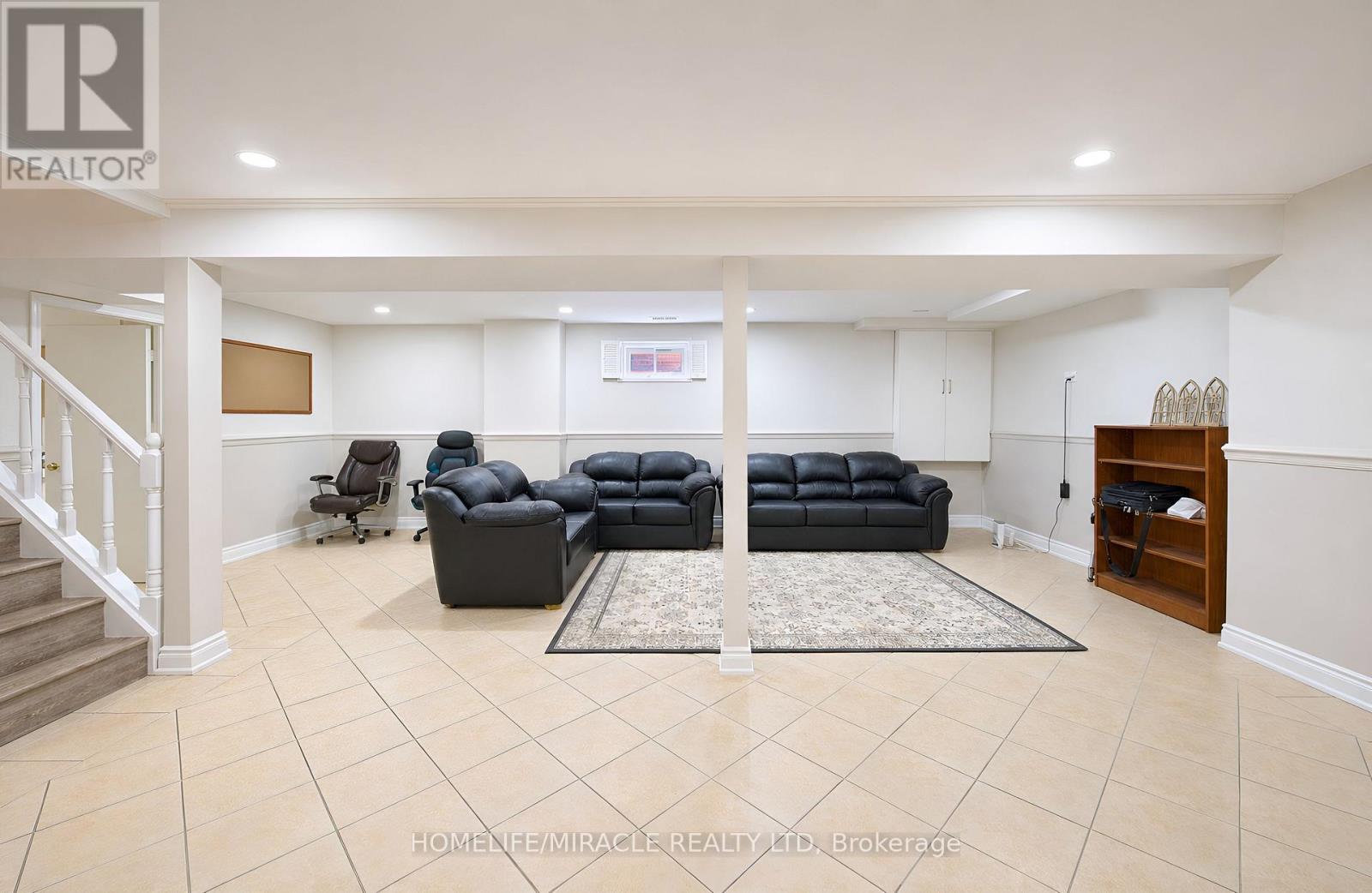 8173 Martin Grove Road Property Photo 36