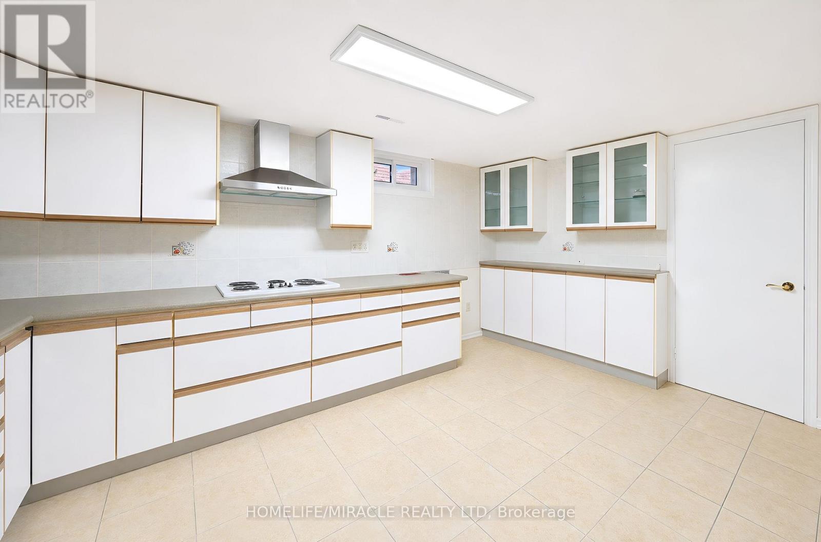 8173 Martin Grove Road Property Photo 42