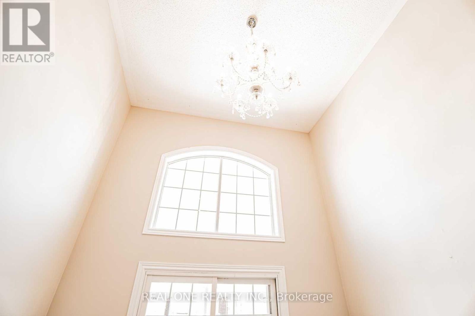 29 Poetry Drive Property Photo 12