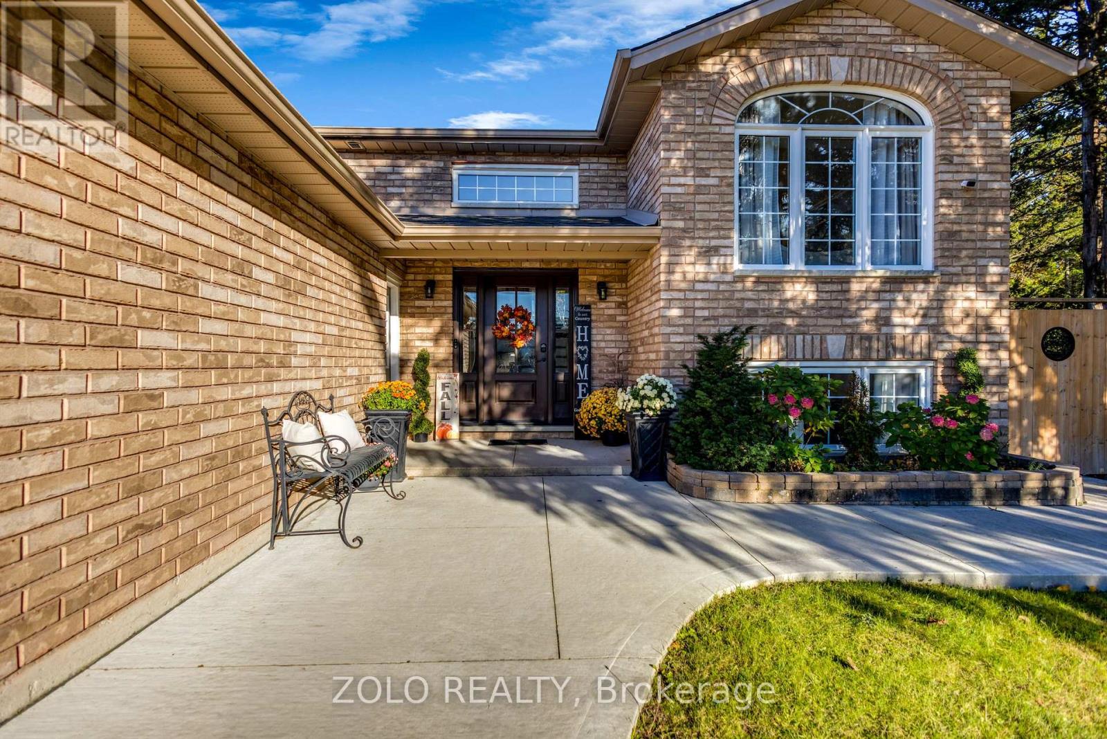 8785 8th Line Property Photo 5