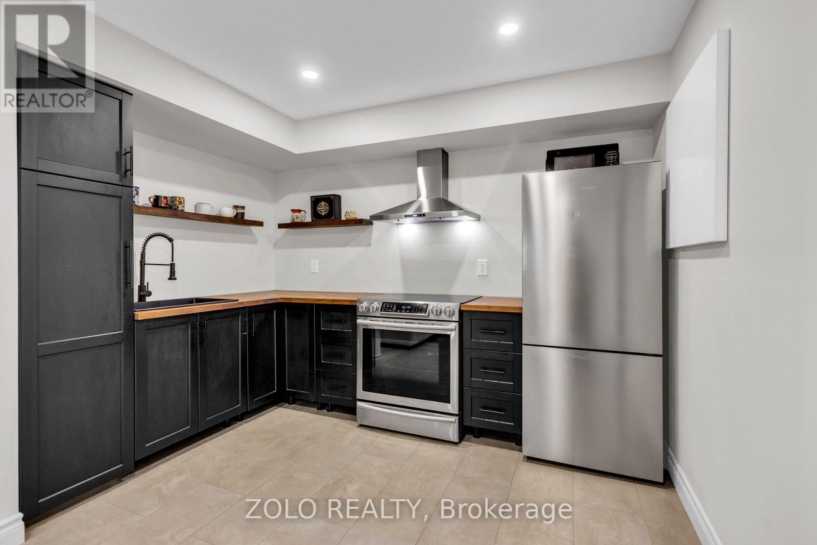 8785 8th Line Property Photo 40
