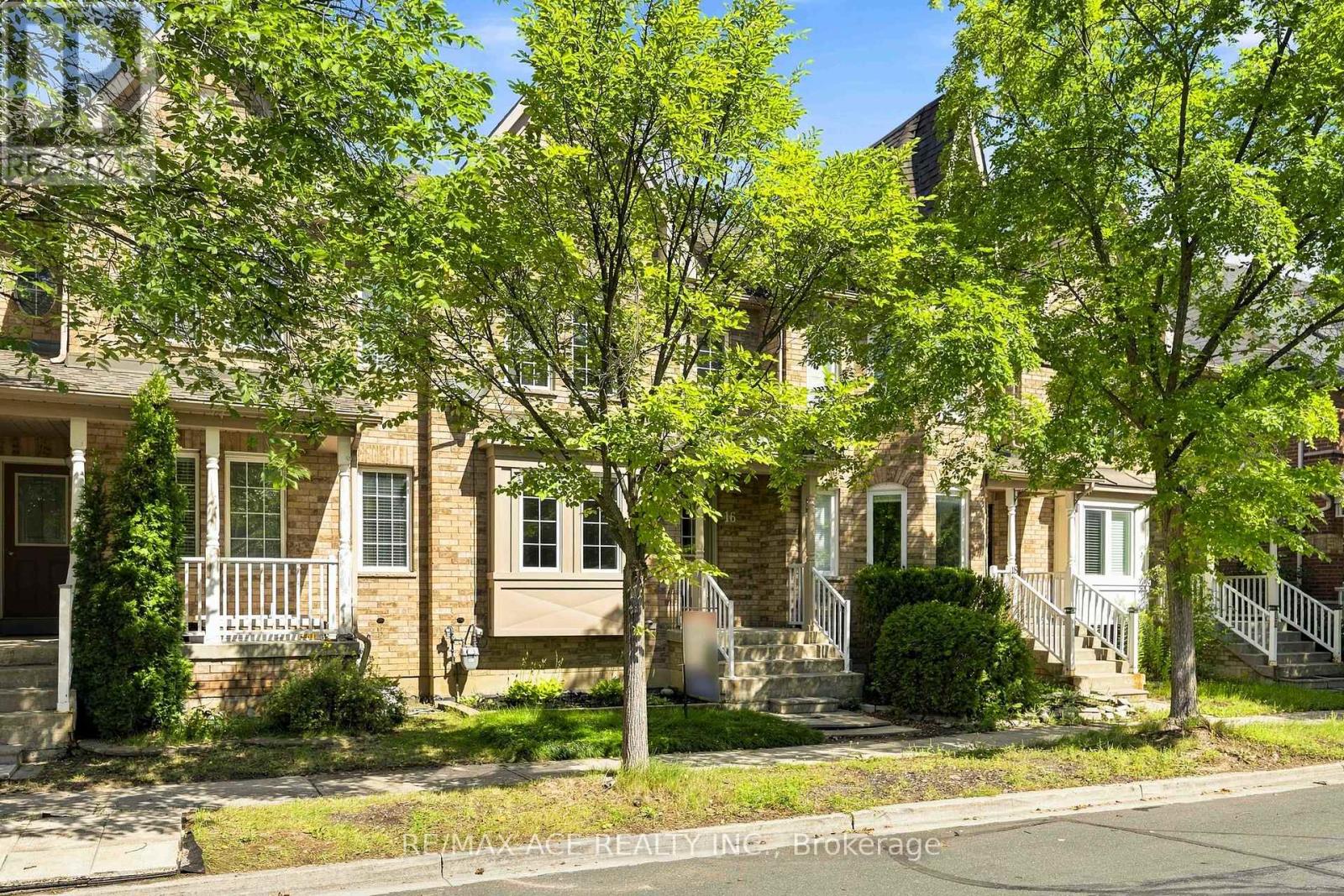16 White's Hill Avenue Property Photo 2