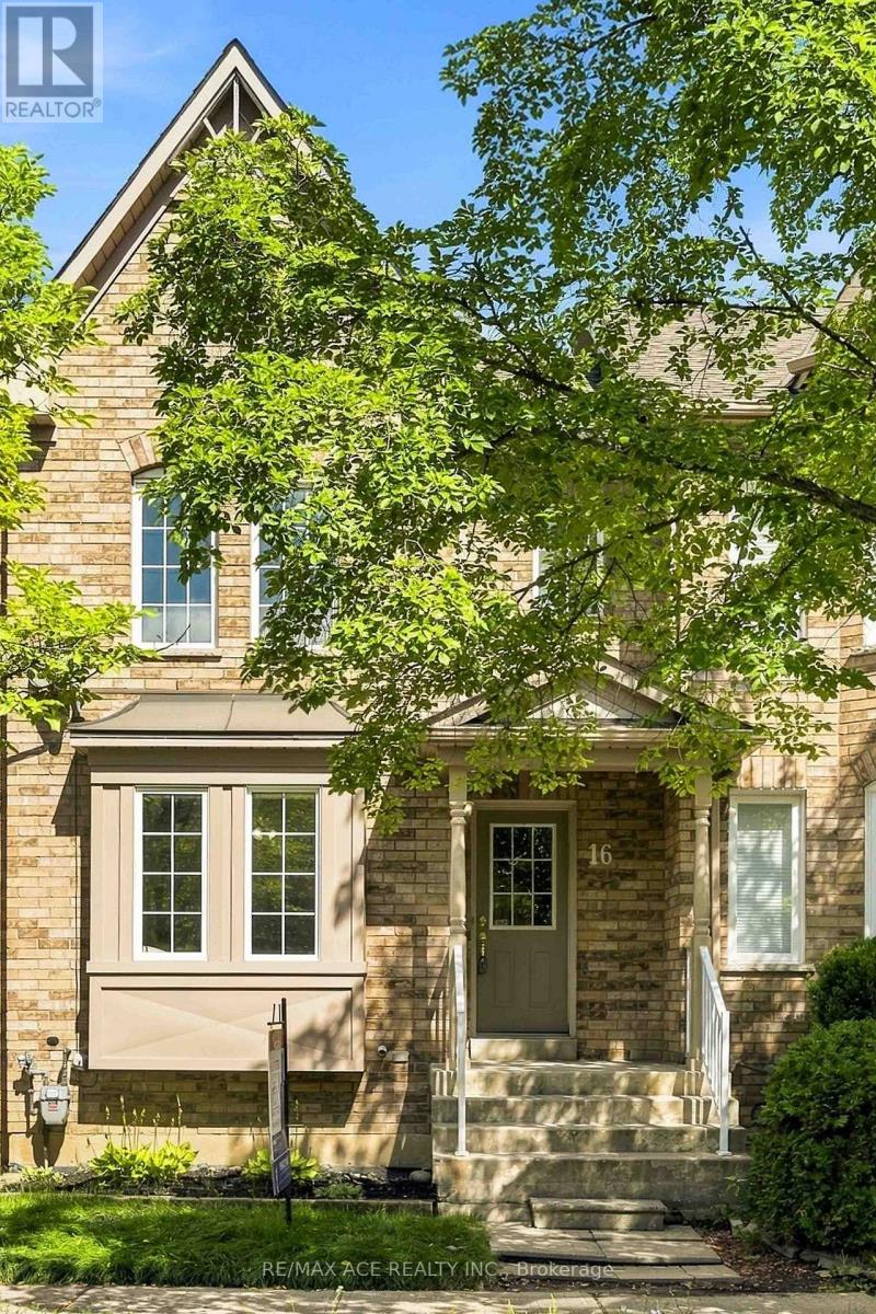 16 White's Hill Avenue Property Photo 3