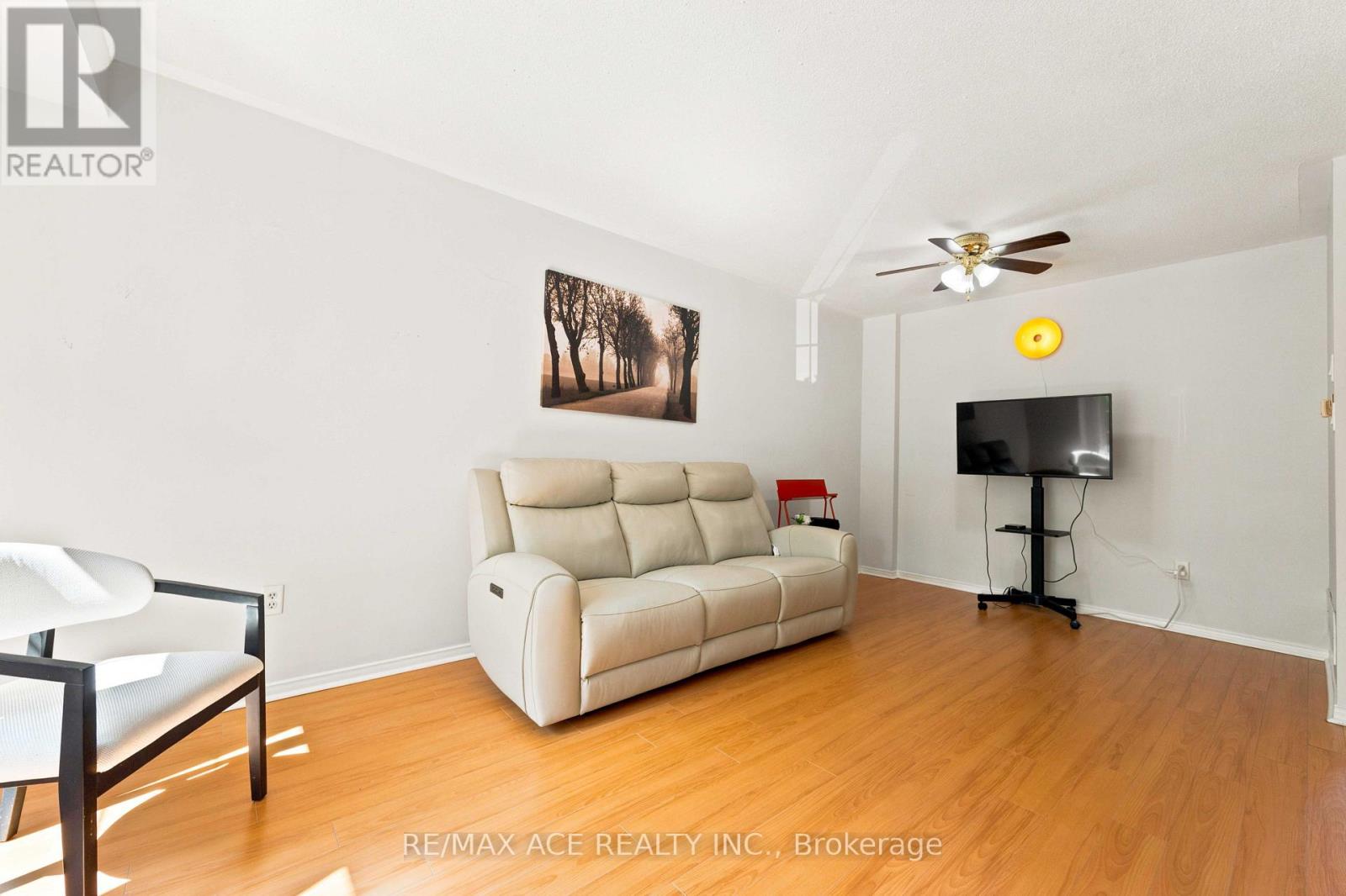 16 White's Hill Avenue Property Photo 6