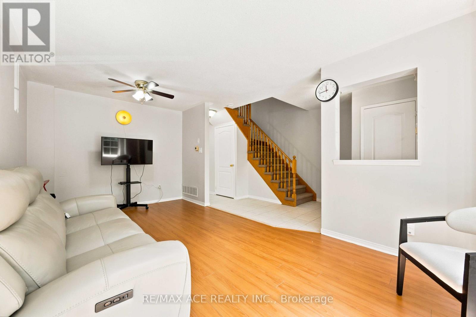 16 White's Hill Avenue Property Photo 7
