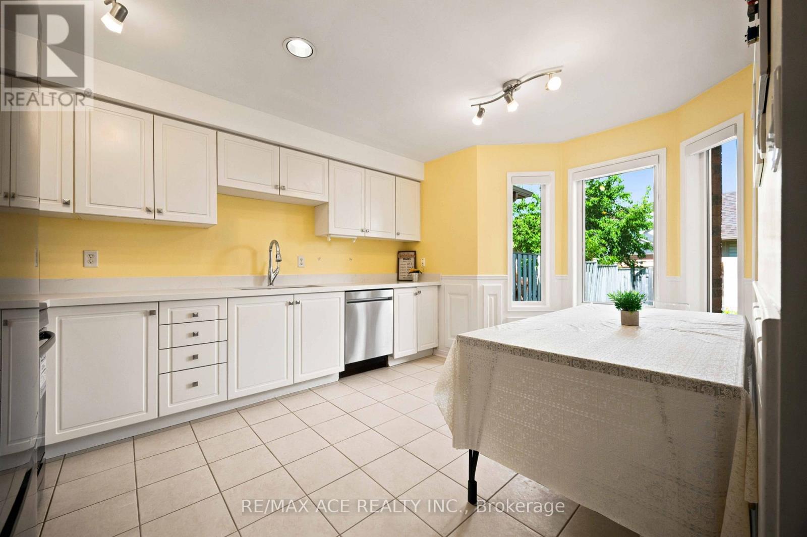 16 White's Hill Avenue Property Photo 10