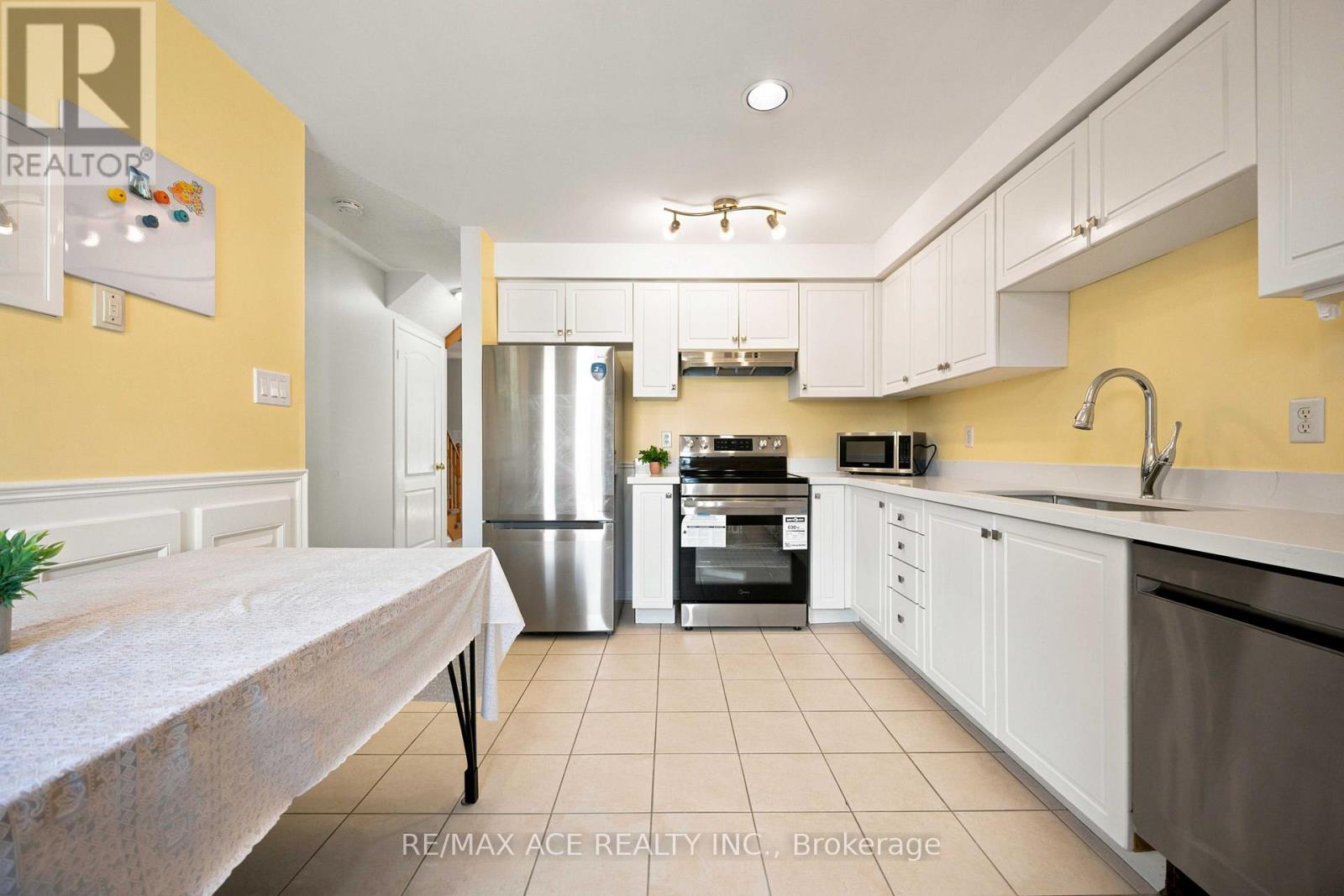 16 White's Hill Avenue Property Photo 11