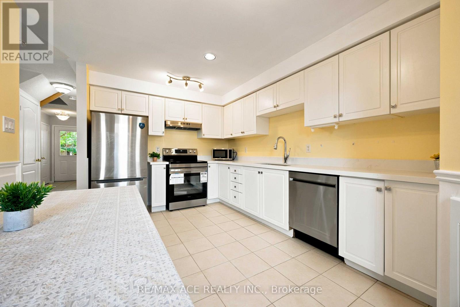 16 White's Hill Avenue Property Photo 12