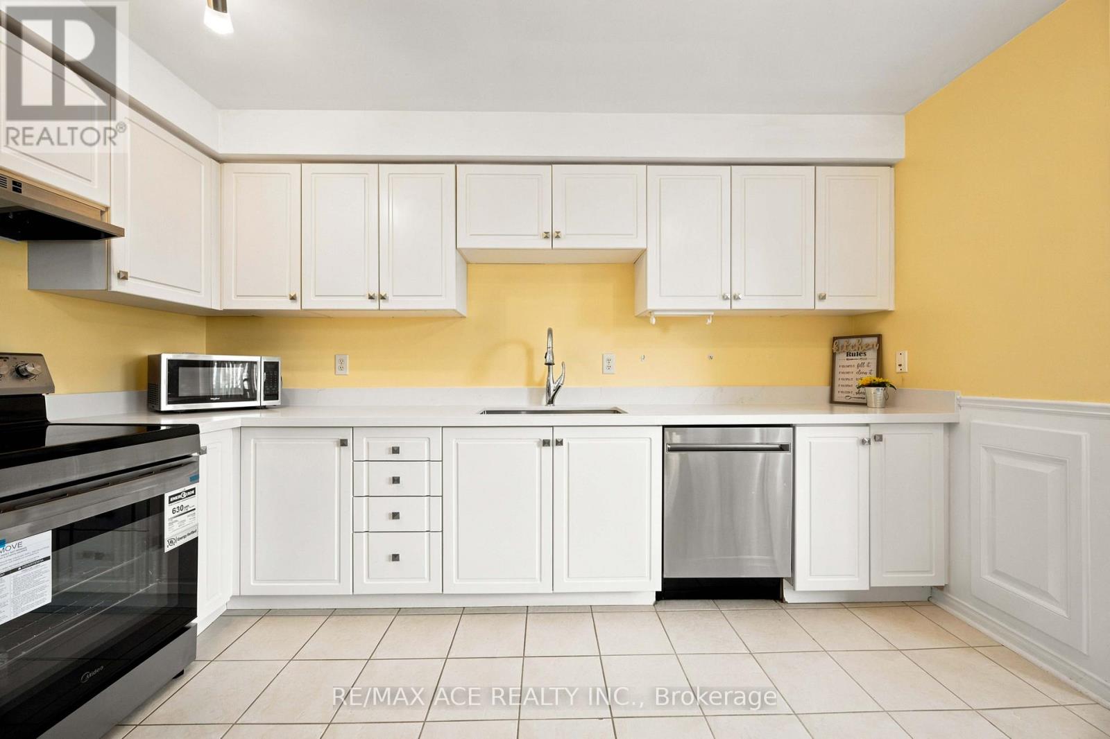 16 White's Hill Avenue Property Photo 13