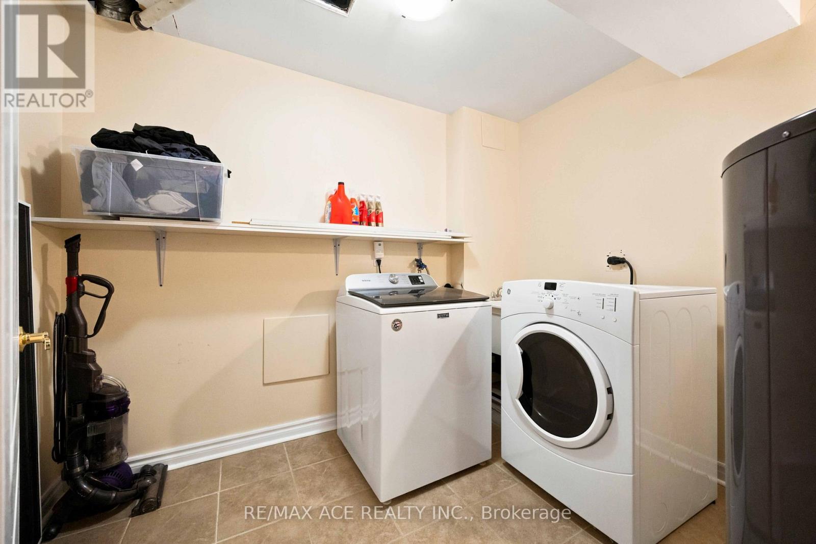 16 White's Hill Avenue Property Photo 24