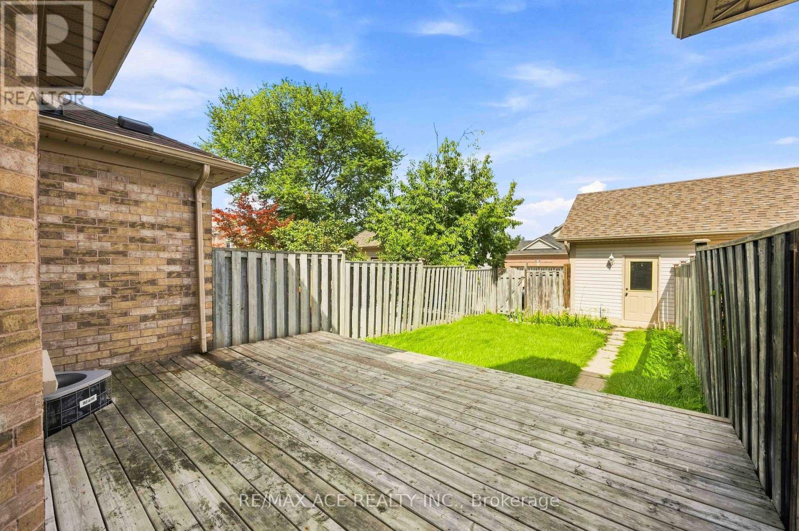 16 White's Hill Avenue Property Photo 26