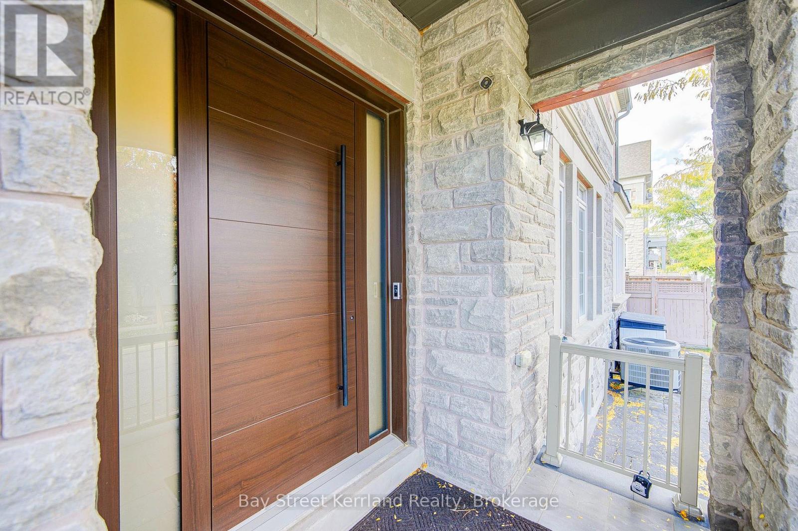 36 Willow Heights Boulevard Property Photo 3