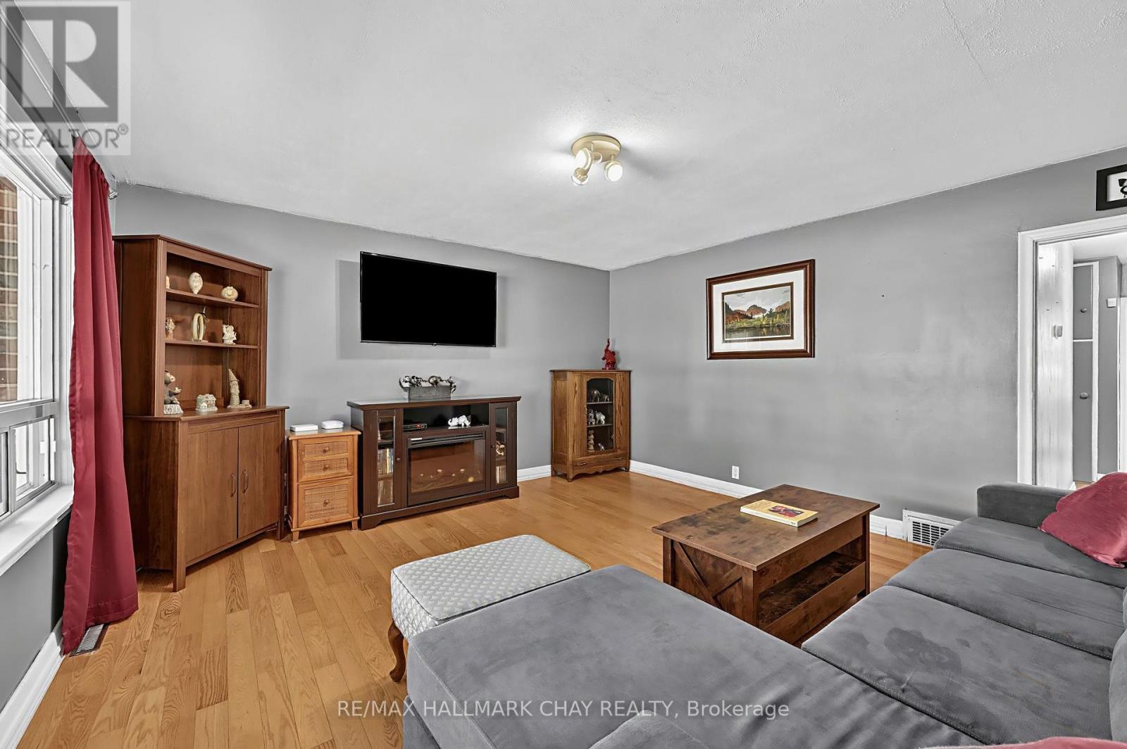 90 Roxborough Road Property Photo 7