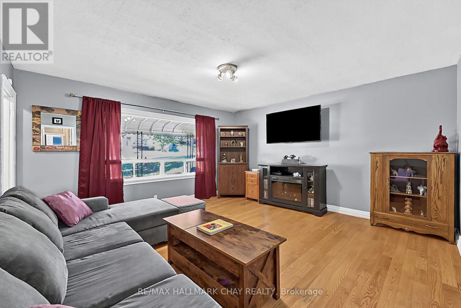 90 Roxborough Road Property Photo 8