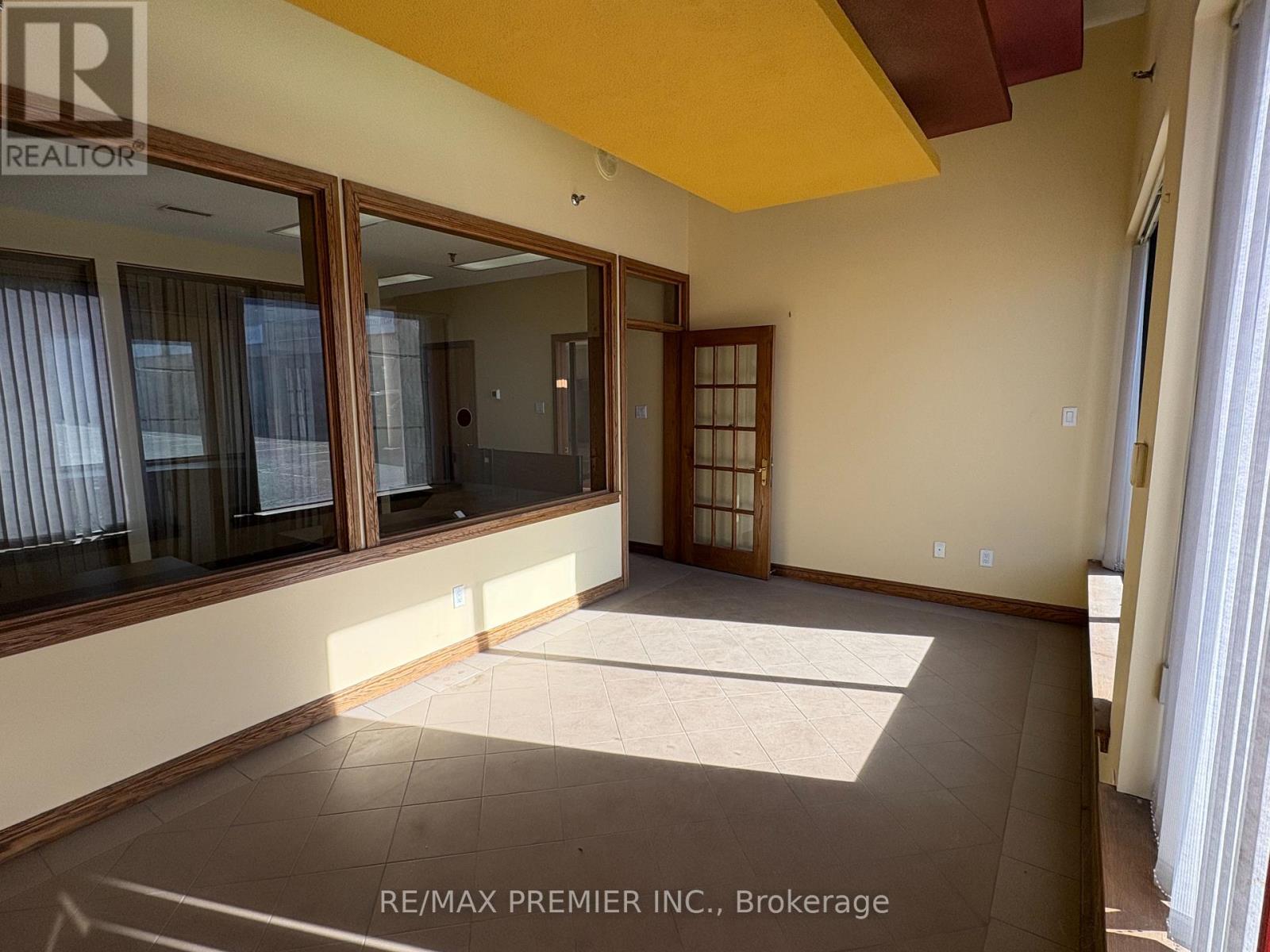 15 & 16 - 4300 Steeles Avenue W Property Photo 3
