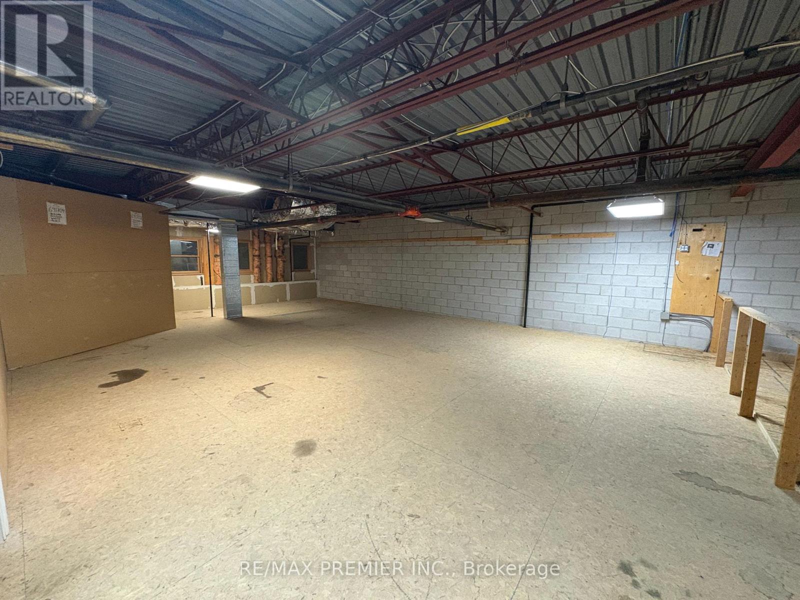 15 & 16 - 4300 Steeles Avenue W Property Photo 13