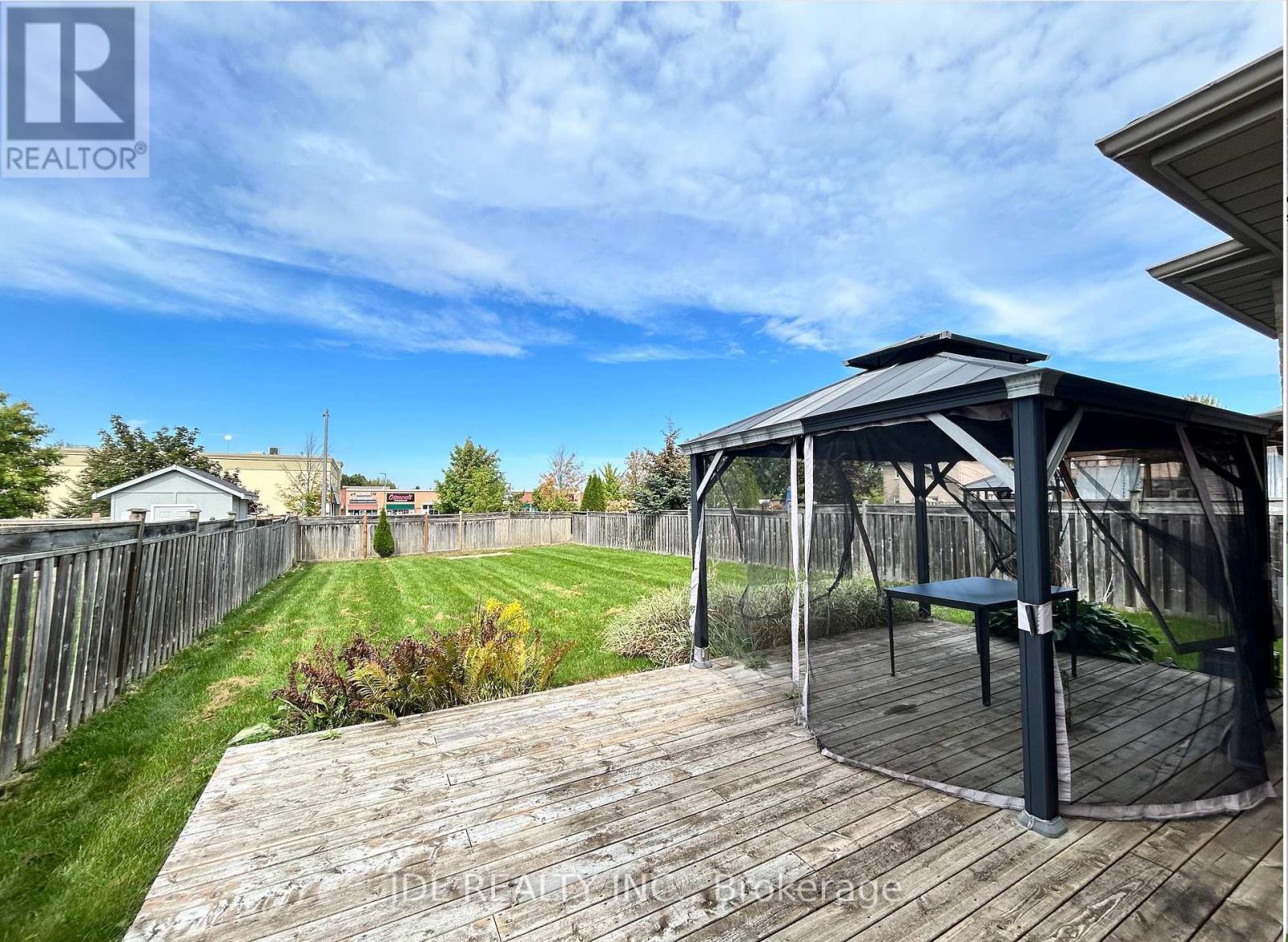 36 Laurelbank Crescent Property Photo 5