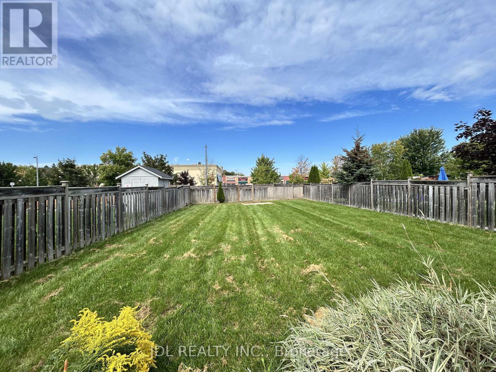 36 Laurelbank Crescent Property Photo 24