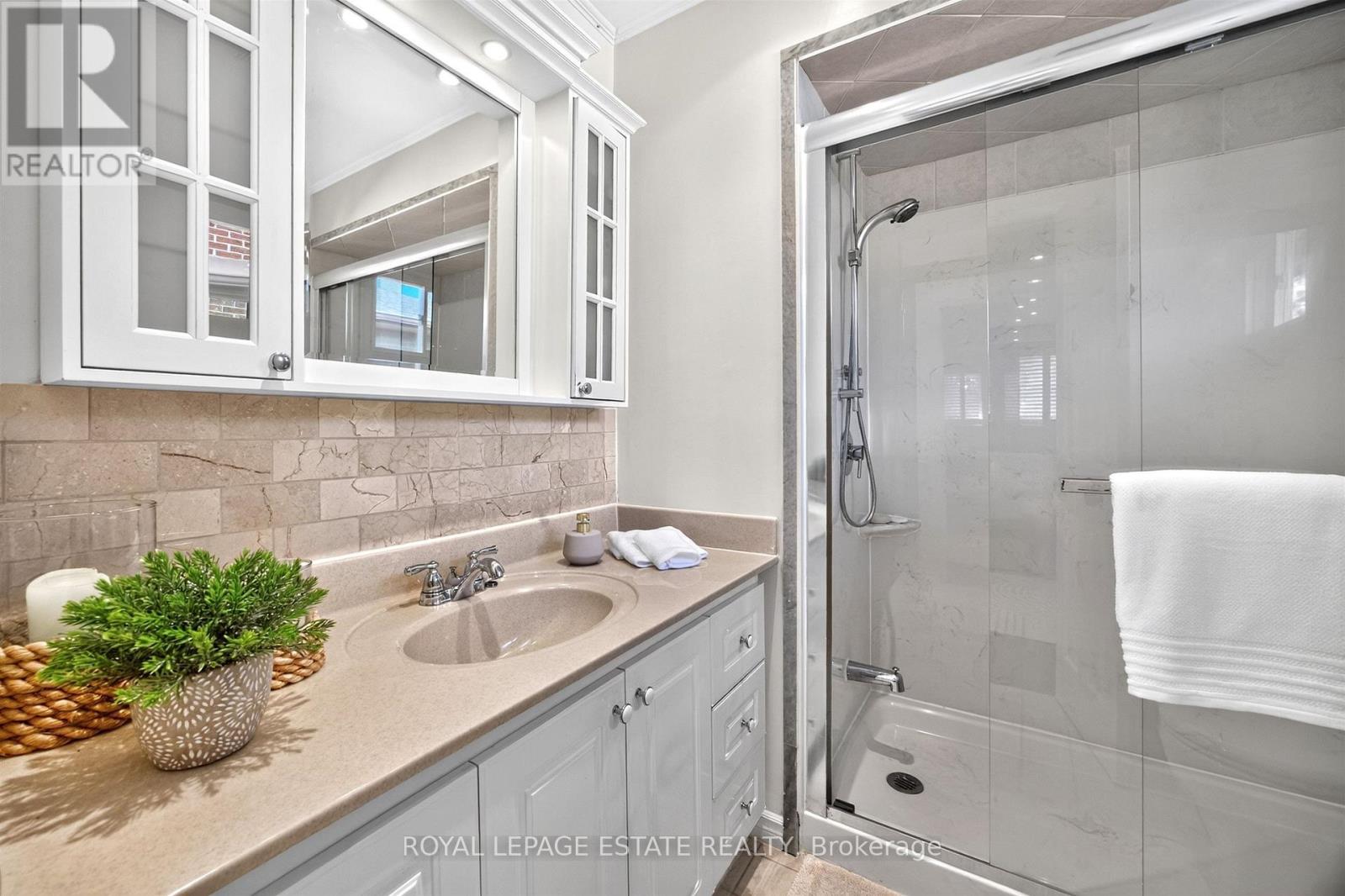 268 Fincham Avenue Property Photo 21