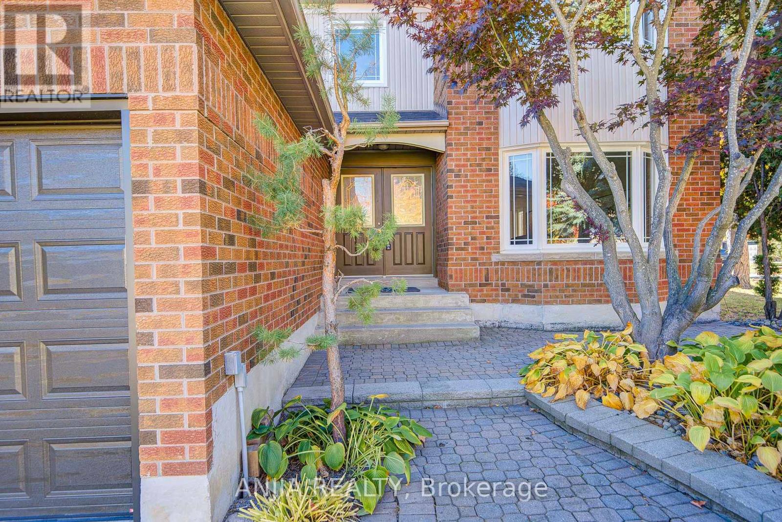 17 Charrington Crescent Property Photo 4