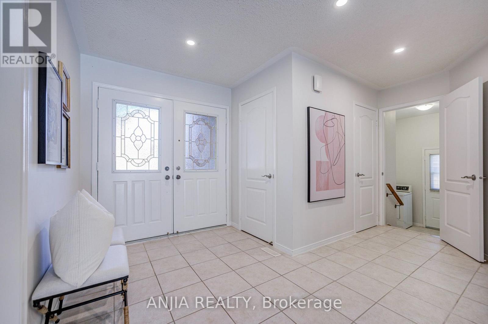 17 Charrington Crescent Property Photo 7