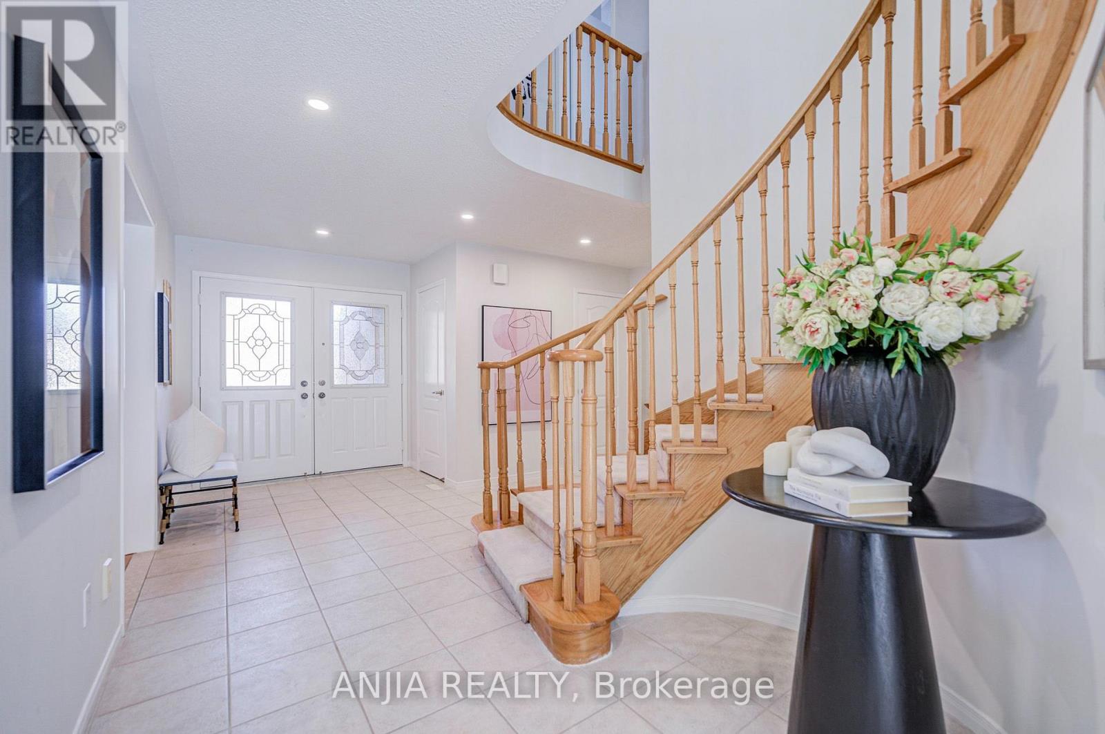 17 Charrington Crescent Property Photo 8