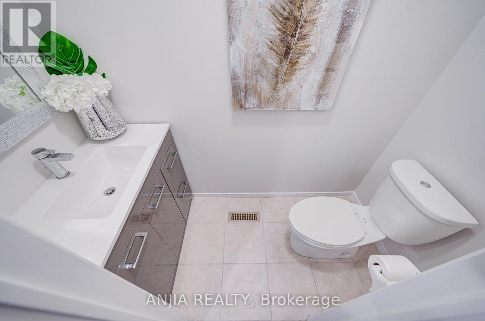 17 Charrington Crescent Property Photo 10