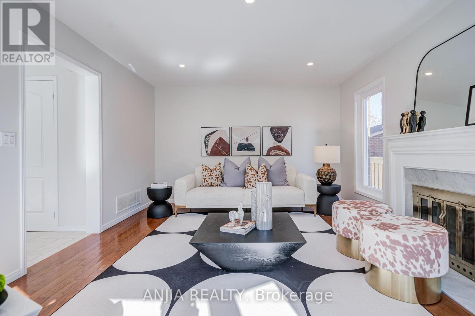 17 Charrington Crescent Property Photo 25