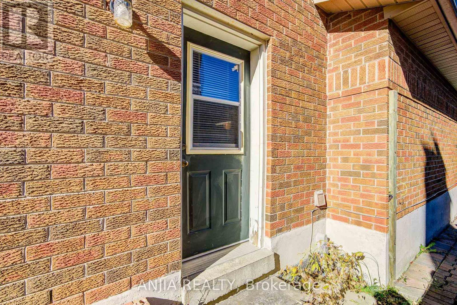 17 Charrington Crescent Property Photo 47