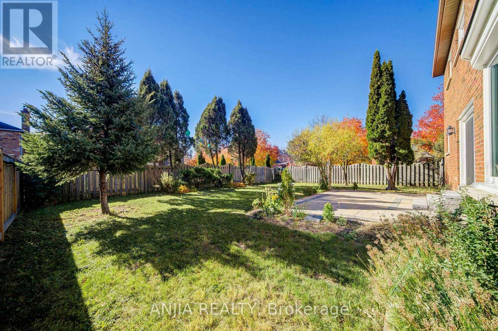 17 Charrington Crescent Property Photo 49